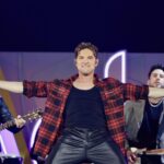 David Bisbal Instagram – Qué locura de noche!! Todavía recordando @cadena_dial si quieres ver más fotos #pasalapagina 🤣🤪