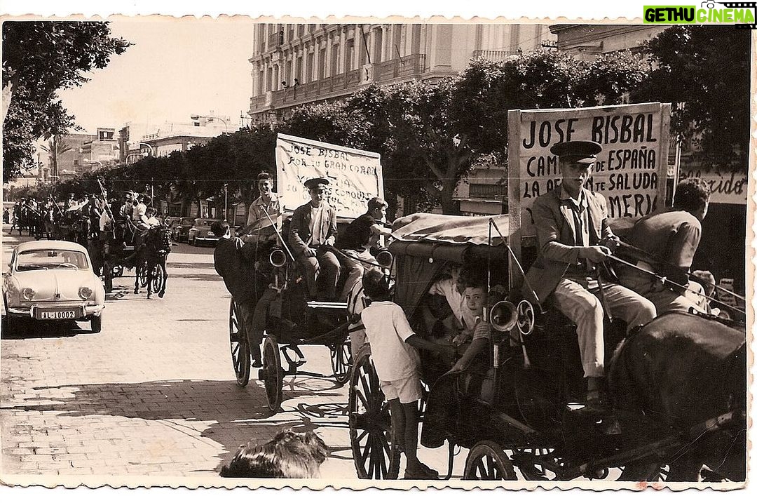 David Bisbal Instagram - Los cinturones de campeón de España, antes no eran tan lujosos! El lujo era poder contar estas historias, preparación y disciplina con aquellos métodos de antes! Por cierto qué bonito el paseo de #Almeria y la #estaciondetrenalmeria #pepebisbal