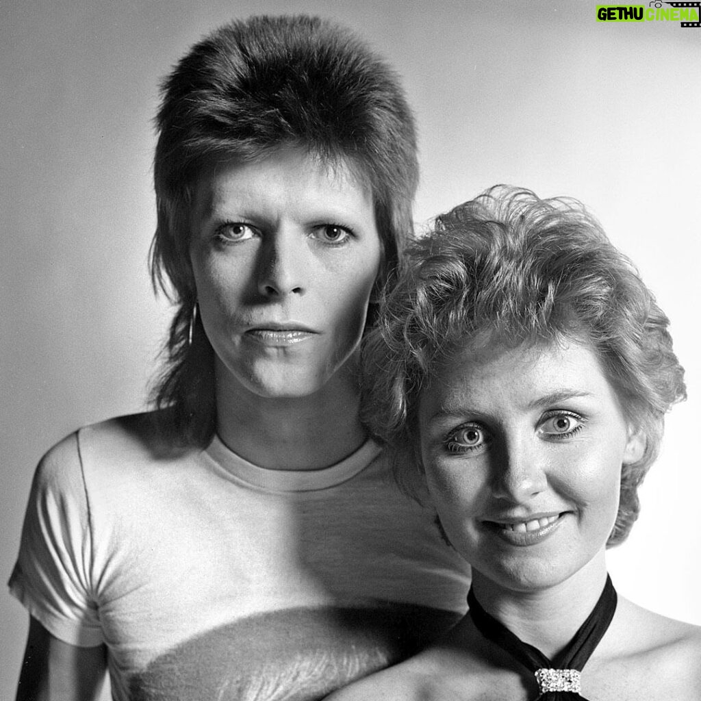 David Bowie Instagram - LULU’S MAN WHO SOLD THE WORLD IS FIFTY TODAY “He said I was his friend...” Fifty years ago today on Friday 11th January 1974, a 25-year-old Lulu launched the first of a few career resurrections in the shape of the Bowie-penned 45, The Man Who Sold The World/Watch That Man. Produced and arranged by David Bowie and Mick Ronson the track reached #3 on the official UK singles chart, Lulu's first top ten hit for five years. It's a superb record with a cracking arrangement quite different to the original Bowie track first recorded for the album of the same name in 1970. Bowie provided backing vocals and a wonderful sax hook, while Ronno plays a solid riff throughout, all new to Lulu’s version which was recorded in France during the Pin Ups sessions. The unlikely coupling created lots of press around the release, the Daily Mirror article in our montage being just one such item. Apparently, David was more than a bit partial to the Lulu version himself, this from the Moonage Daydream book: “Lulu is such a bright, funny and talented little thing. When I first heard her version of 'Shout' I was initially gobsmacked that anybody British had the nerve to cover that Isley Brothers classic. Then I realised that she had actually done a great job with it. How the idea came up for having her do a version of 'Man Who Sold The World' I have no clue, but I'm so glad we did it. I used the Pin Ups line-up to back her, including Ronson and drummer Aynsley Dunbar, and played the sax section on overdubs. I still have a very soft spot for that version, though to have the same song covered by both Lulu and Nirvana still bemuses me to this day.” Lulu went on to record a couple more songs with David that ended up on his own Young Americans album after he decided to keep them for himself...but that's another story. Check out Lulu singing The Man Who Sold The World here on YouTube: http://smarturl.it/LuluTMWSTW (Linktree in bio) 📸 Kent Gavin #BowieLulu50th #Bowie1974