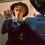 David Bowie Instagram – Today we reflect on another of Steve Schapiro’s shots from his collection of iconic Bowie images created in 1975.

Rather cryptically and in typically enigmatic fashion, Bowie has scrawled “ADDRESS UNKNOWN” on the mirror. What do you reckon that’s all about then?

#BowieReflections