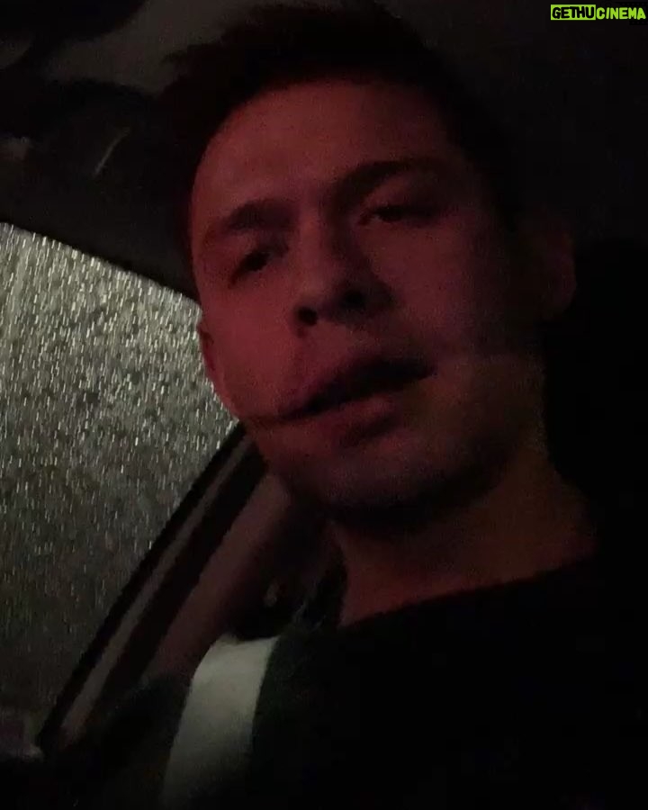 David Castañeda Instagram - Tu y yo. No se, piensalo.
