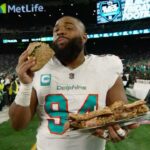 David Chang Instagram - The first Black Friday @nflonprime game is in the books. Grateful to the entire TNF family for helping me showing me the way. We worked 7 months to bring The Wedge Breaker…the inaugural thanksgiving leftover sandwich to the mvp of game. 🙏 to the entire @wholefoods @momofukugoods @majordomomedia @cookanyday @meyercookware @nyjets @miamidolphins & @metlifestadium kitchen crew for all of the help. Al doesn’t know what he’s missed out on!! ❤️ dc