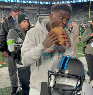 David Chang Instagram - The inaugural @nflonprime Black Friday game is in the books. Been working on this leftover sandwich for a few months…we finally got to unveil The Wedge Buster, presented to the mvps of game 

We worked on a special bread with @wholefoods head baker to be soft, yet sturdy enough to hold 16+ leftovers..have enough size so it doesn’t look small for an nfl player. Trying to incorporate flavors like jerk…which is one of @rsherman25 favorite foods and we got some boudin from @cochonbutchernola for @andrewwhitworth77…etc etc. had to put in some @momofukugoods hot honey too. The Wedge Buster is like a scrapbook of the TNF team. 

So happy that @cheetah & @cwilkins42 enjoyed the food 🙏