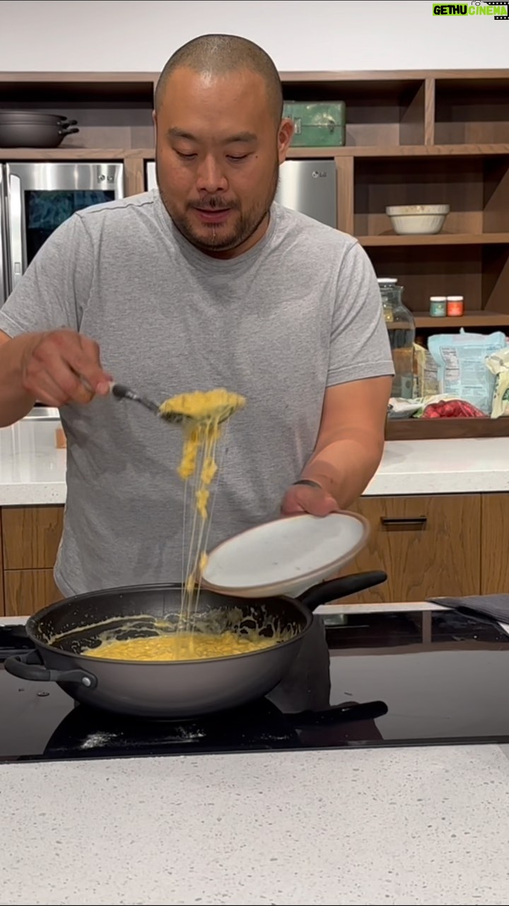 David Chang Instagram - Made a quick family meal for the @majordomomedia team…since we were running late tried to break the sound barrier on mac & cheese…under 15 minutes in one pot. Could’ve used any kind of starch to thicken the sauce. We only had flour in hand. No there wasn’t any of the boxed stuff on hand. We just moved into the studio. Actually the very first footage is this dumb recipe! The ROW DTLA