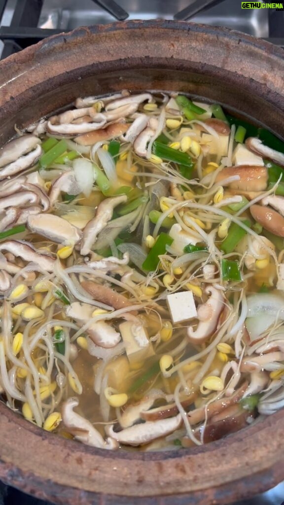 David Chang Instagram - Made a classic 🇰🇷 soup for my kids that my mom would make for me…kongnamul-guk a simple broth soup with bean sprouts. Had a moment of nostalgia sipping on a similar flavored broth @yangbanla. Inspired me to make a dish that tastes just like my mom’s cooking. Let’s hope my kids eat it.