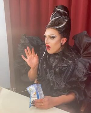 David Coscas Instagram - Je vous présente La Queen Aman. 

Vidéo dispo sur la chaîne de @gaellegd c’était une expérience incroyable 🫶

Merci à @missfacebe pour le make-up de grand talent 

C’était qui votre queen pref dans la video ? 

Joyeux à vous.