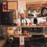 David Coscas Instagram - 🤜 CONCOURS 🤌 Concours @boulanger dans une boulangerie, tu l’as ? Normalement vous êtes en train de pleurer de rire directement face au sol grâce à ce jeu de mot. 12 produits à gagner, soit 12 gagnants/gagnantes ! (La liste est plus bas) Pour participer : - suivre @boulanger ainsi que les comptes de vos zozos préférés - Mettre en commentaire l’objet que vous désirez - Taguez un ami - Être super gentil avec ses grand-parents A gagner : - PC Hybride Samsung Galaxy Book 2 PRO360 - PC Samsung Galaxy Book 2 - Tablette Samsung Galaxy Tab S8 Wifi + Galaxy Buds2 - Aspirateur Samsung Bespoke Jet Complete - Enceinte JBL Boombox 2 Noir - Ecouteurs Jbl Live Pro+ - Moulinex Cookeo Touch Mini - Jardin d'intérieur Veritable Smart - Raclette Essentiel Multiplug - Stabilisateur DJI Osmo Mobile 5 - Machine à Expresso Barista Express Impress SES876BSS - Vidéoprojecteur Samsung The Freestyle Date de tirage au sort : ce Dimanche 18 au soir. Merci à Boulanger de nous accompagner sur le chantier solidaire de Bizeneuille, on vous tient au courant les travaux avancent bien on a hâte de vous montrer tout ça. Bonne chance à toutes et à tous 🤞 Photo by @alexipav LA Boulangerie