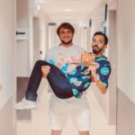 David Coscas Instagram - Bravo aux frérots @bigfloetoli Sincèrement c’est leur plus bel album ❤️ On passe par toute les émotions, et avec eux on le sait la qualité d’écriture est toujours au rdv Allez leur donner de la force 🏆 C’est quoi votre chanson préférée de l’album ? Photo de @odieuxboby un boss