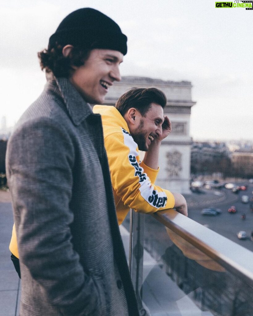 David Coscas Instagram - Dimanche 10h. (Mais où est @rafcarlito ?) 📸 @laurag_photo Arc de Triomphe