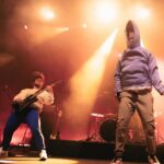 David Coscas Instagram - Ce qu’on vit pendant cette tournée est invraisemblable, vous rencontrer, vous rendre fous, c’est la meilleure chose au monde. Plus que 3 dates (Reims ce soir, Amiens et Rennes semaine pro) avant longtemps, je ne veux pas que ça s’arrête 🥺 Photo de l’évidente géniale @laurag_photo VIVRE