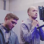David Coscas Instagram - Notre premier vrai rôle au cinéma (plus qu’une apparition de dos) c’est dans LE VISITEUR DU FUTUR. Quelle fierté d’ouvrir le film de cette série si culte pour l’Internet français. Merci @f_descraques ♥️ C’est en salle actuellement, foncez-y Visionnaire du futur