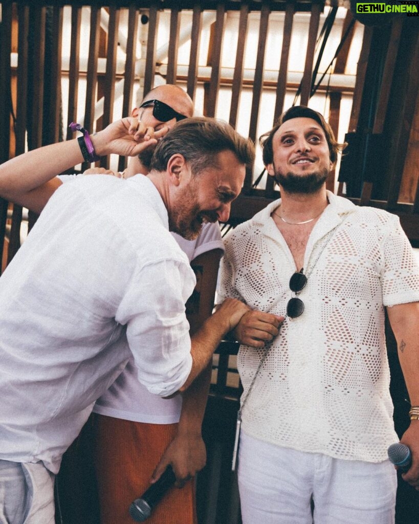 David Coscas Instagram - Ça y est, toute l’aventure Ibiza est sur YouTube. On était pas prêt. A-t-on dead ça chacal ? Ushuaïa Ibiza