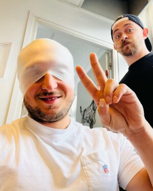 David Coscas Instagram - Damien, Mickaël (aka Mickaël) et Jose, vous souhaite la bienvenue au Celio de Rouen. 
Ça donne une vidéo terrible dispo sur la chaîne principale. Allez voir et revenez me dire la punch qui vous a fait le plus rire (formule de politesse adéquate).
Merci @paulmirabel de nous avoir offert ta première caméra cachée 🙏