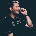 David Coscas Instagram - Oui. Nouveau concours d’anecdote avec la légende @thom_astro 🌍 Encore une fois, cette chaîne YouTube nous permet des choses impensables, je vous remercie pour tout (et c’est loin d’être terminé). Quelle est votre anecdote pref ? Atelier des Lumières