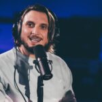 David Coscas Instagram - Je suis très fier d’avoir reçu Jean Marc Jeancovici et Sophie Szopa du GIEC pour parler avenir de la planète et écologie dans cette nouvelle Table Ovale 🫶 Allez l’écouter sur @spotifyfrance et la voir sur notre chaîne principale. Les belles photos de la vie par @laurag_photo La Terre