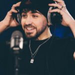 David Coscas Instagram - Suite à vos nombreux messages (merci) et l’envie d’en refaire, La Table Ovale est de retour sur YouTube & @spotifyfrance 😍 On est trop heureux de pouvoir refaire ce format et ça reprend aujourd’hui avec Joyca et Cyrus North sur le thème de « la recherche du bonheur ». La vidéo est sur notre chaîne YouTube dès maintenant et en audio sur Spotify, puis dans quelques jours vous retrouverez les réponses aux questions que vous avez posées sur Twitter/Insta en audio + vidéo uniquement sur Spotify. La TABLE OVALE