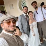 David Coscas Instagram - On a débarqué sans prévenir au mariage d’une abonnée et c’est sur YouTube 🫶 (la dernière c’était le lendemain au réveil) Les belles photos sont de @chloeetsaboiteaconserves Mariage Frères
