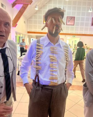 David Coscas Instagram - On a débarqué sans prévenir au mariage d’une abonnée et c’est sur YouTube 🫶 (la dernière c’était le lendemain au réveil)
Les belles photos sont de @chloeetsaboiteaconserves