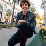 David Dobrik Instagram - I still use the kids shampoo with the fun facts on the back