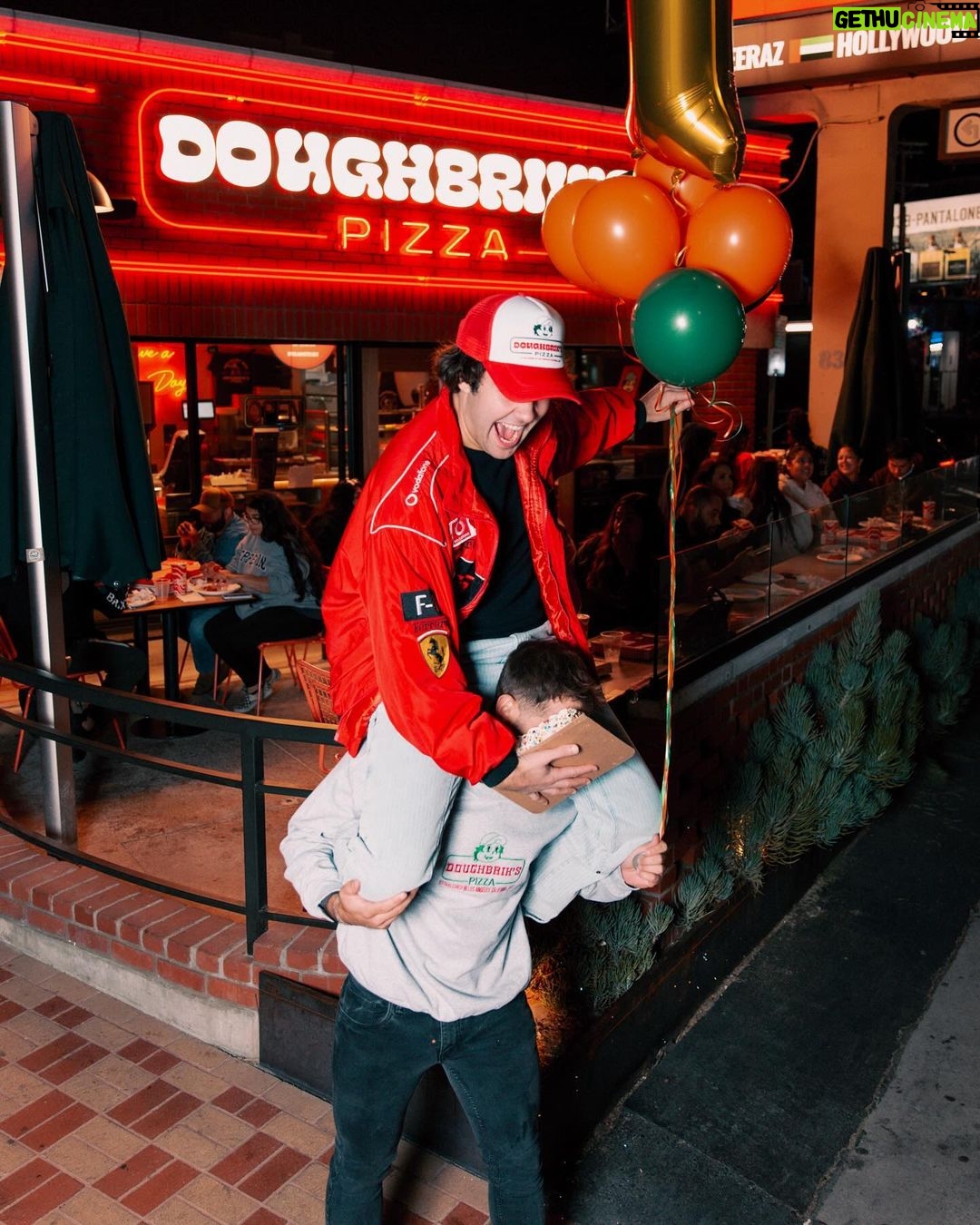 David Dobrik Instagram - 320,000 slices and 10 extra pounds of david later, we are officially 1 year old!!! I couldn’t be more proud of our restaurant and happy that you all enjoy eating and hanging there as much as i do. Thank you thank you for making this so special !! HAPPY BIRTHDAY @doughbriks !! Doughbriks Pizza