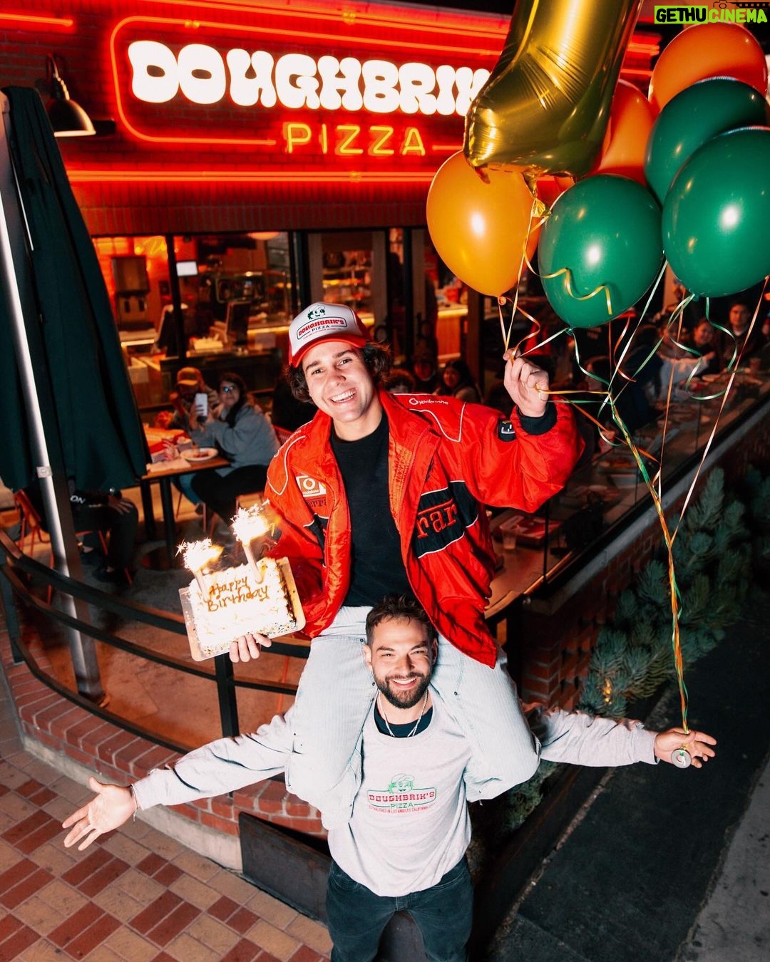 David Dobrik Instagram - 320,000 slices and 10 extra pounds of david later, we are officially 1 year old!!! I couldn’t be more proud of our restaurant and happy that you all enjoy eating and hanging there as much as i do. Thank you thank you for making this so special !! HAPPY BIRTHDAY @doughbriks !! Doughbriks Pizza