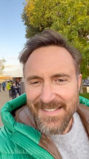David Guetta Instagram - Touriste à Paris !!! 😂