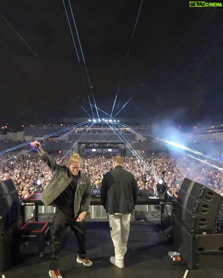 David Guetta Instagram - this night was magical and now the whole world can relive it with us 🎹 our full @brooklynmirage set is now up on YouTube (Future Rave channel) 🦾 where are you watching from? The Brooklyn Mirage