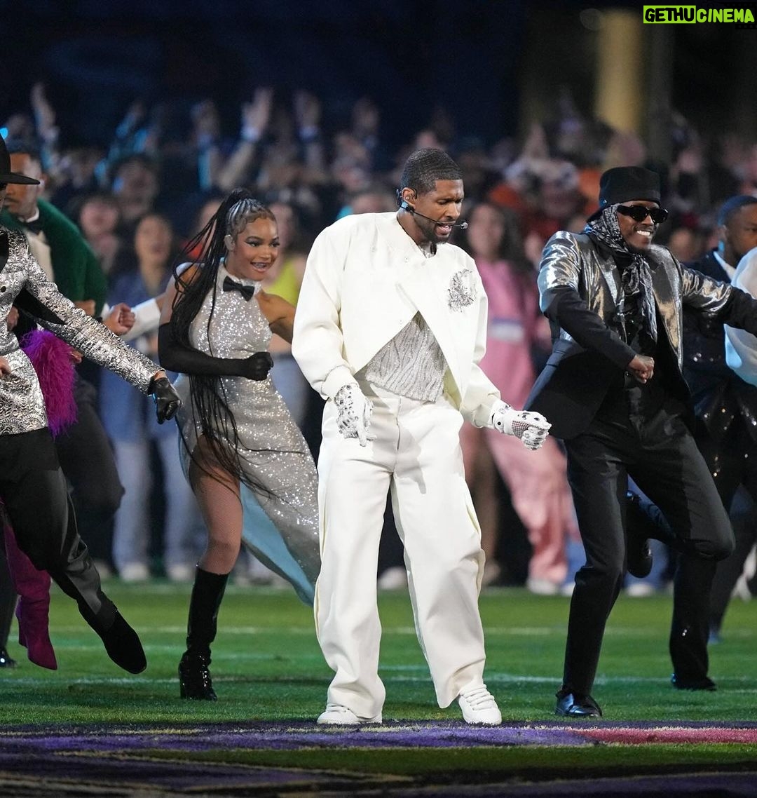David Guetta - 159.1K Likes - Congrats to my friend @usher for his halftime show at the #superbowl
So proud of you 🔥🔥🔥