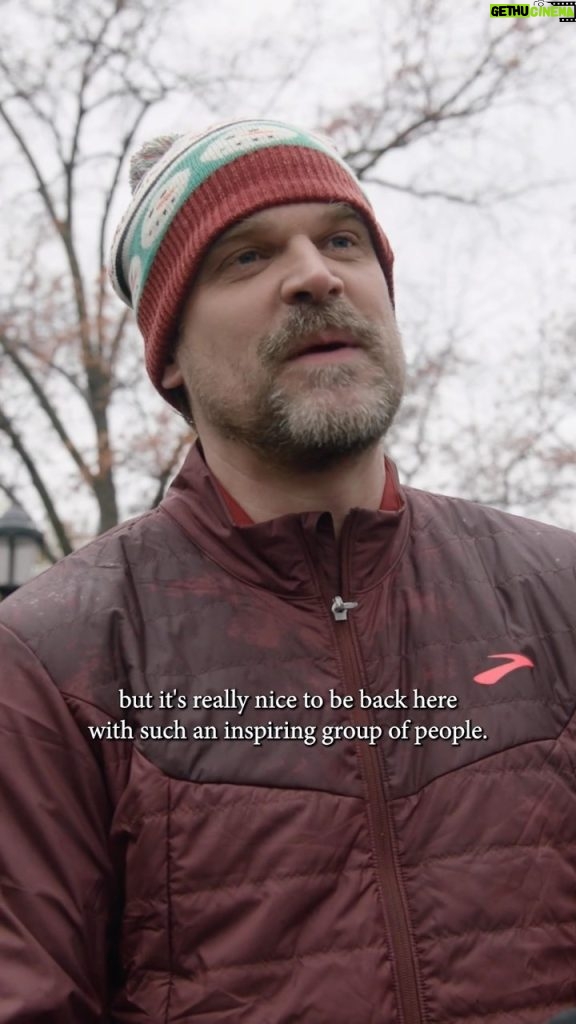 David Harbour Instagram - Whether it’s to get your breath, find focus or work out the hard things, there are as many reasons to run as there are runners, and they all deserve to be celebrated. This season, Brooks has an extra incentive to get you out the door. Your run can support your community.⁠ ⁠ From 12/8 - 12/14, Brooks will match purchases on brooksrunning.com with gear donations to @backonmyfeet, an organization that helps individuals every step of the way on their journey from homelessness to independence. Learn more and shop to support Back on My Feet at the link in bio.⁠ ⁠ Make your run a reason to give. ⁠ #ItsYourRun