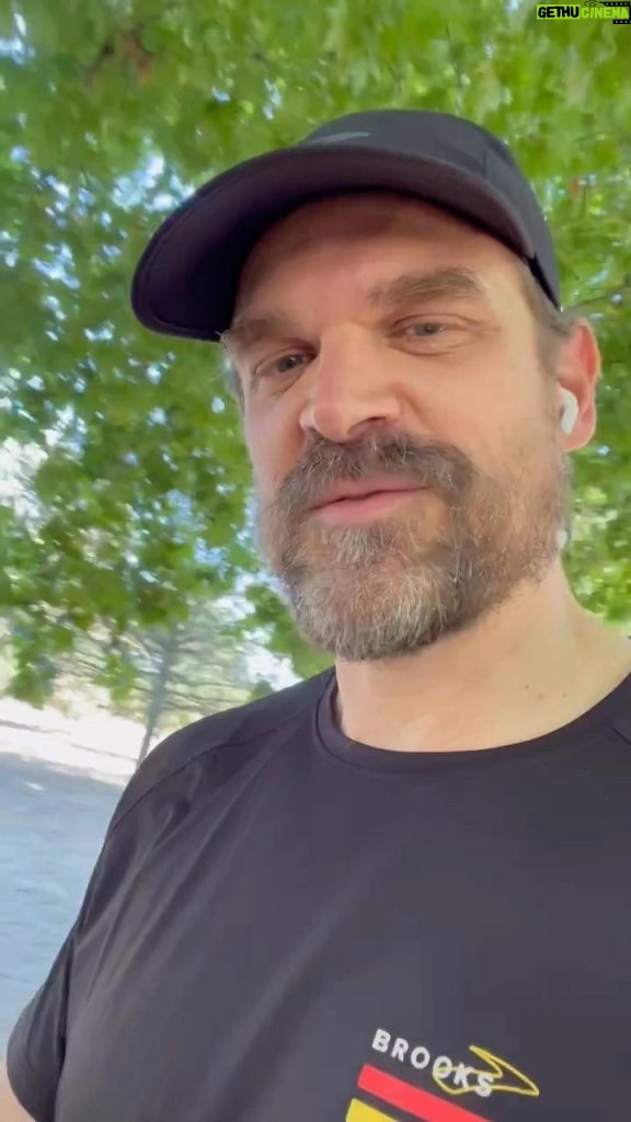 David Harbour Instagram - That’s my run. What’s yours? #ItsYourRun #RunHappy #sponsored