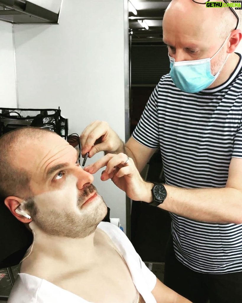 David Harbour Instagram - At the end of s3 I told those Duffer bros that we should shoot the flashbacks post ‘death’ cause I was going to lose the weight and there’d be continuity issues. But they hadn’t been written yet. Luckily, we had the miraculous @barriegower come in and give me the ‘fuller hopper’ face. I hate prosthetics, but Barry/team made it as painless as possible. The results speak for themselves. Shoutout to @amylforsythe as well who has been our makeup dept head since s1, for augmenting, overseeing and being all around generous with the process. And the talented hair chief @sarahhindsgaul who sat down with our gulag ‘barber’ and tested and tested and made sure we could shave my real hair cleanly and theatrically efficiently to catch on camera. We only had one shot at it🙀