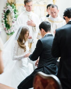 David Henrie Instagram - 5 year #anniversary ! Marriage is the absolute best y’all. It’s crazy— I thought I couldn’t love my wife any more than on my marriage day, but it just keeps getting better! Especially when she turned into a superhero and dawned the cape of motherhood— like 🤯.
