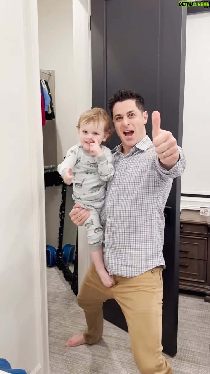 David Henrie Instagram - Bedtime chaos, be gone! The Little Tikes Story Dream Machine is the ultimate bedtime hack. It gets my kids to wind down from the day and learn a little something new. Storytelling is a huge part of our bedtime routine in an “unplugged” household, and James and Pia are loving the Little Golden Books stories that come with the machine. Thanks, Little Tikes for the awesome gift – sweet dreams! . . . . . #BedtimeHacks #LittleTikesStoryDreamMachine #Littletikes #StoryDreamMachine #DadHacks #BedtimeHacks #ad