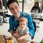 David Henrie Instagram - Daddy daughter date!!! Macaroons for my little macaroon. #dadlife #girldad