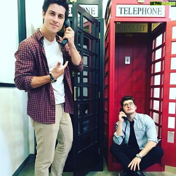 David Henrie Instagram - Calling YOU! @greggsulkin @cameronfuller and I are at it again, we made another WIZARDS themed YouTube episode with a VERY special guest that is gonna give u all the feels! LINK IN BIO