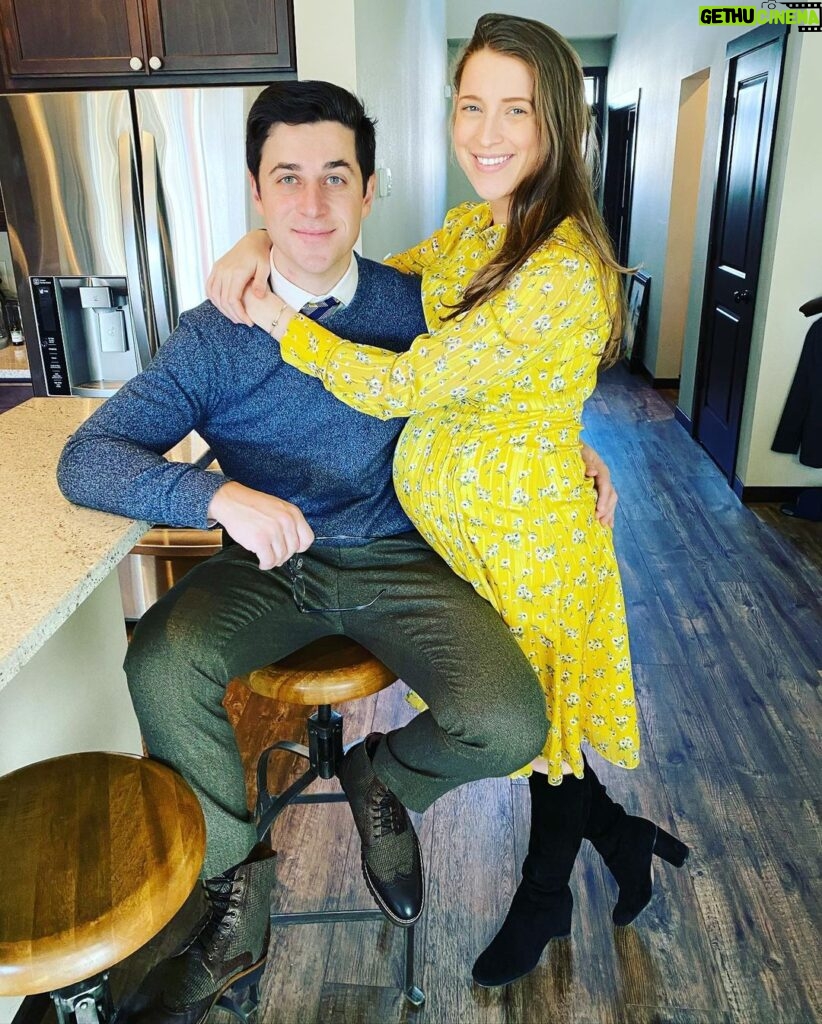 David Henrie Instagram - Happy Sunday from me, Maria and little James who is ready to make his debut Christmas Eve!!! Sending all our love to you on this beautiful day. Grateful to have this amazing woman in my life who believes in me more then I do myself! #attitudeofgratitude