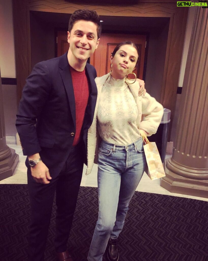 David Henrie Instagram - #throwback to 2019 (pre-Covid) when @selenagomez officially came on board to executive produce @thisistheyearfilm crazy to think THIS FRIDAY we are going to be reuniting live for the world to see! Get your tickets at the link in my bio!