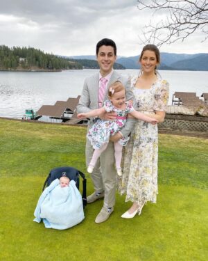 David Henrie Instagram - From the Henrie family to yours, happy Easter friends.