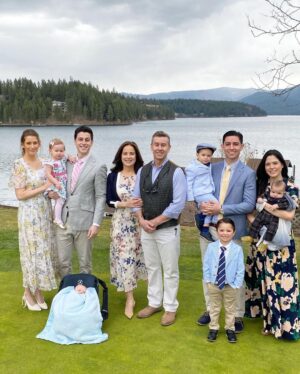 David Henrie Instagram - From the Henrie family to yours, happy Easter friends.