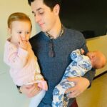 David Henrie Instagram - I’ve finally discovered what my two hands were made for. #dadmode