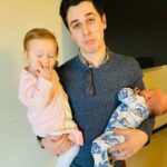 David Henrie Instagram - I’ve finally discovered what my two hands were made for. #dadmode