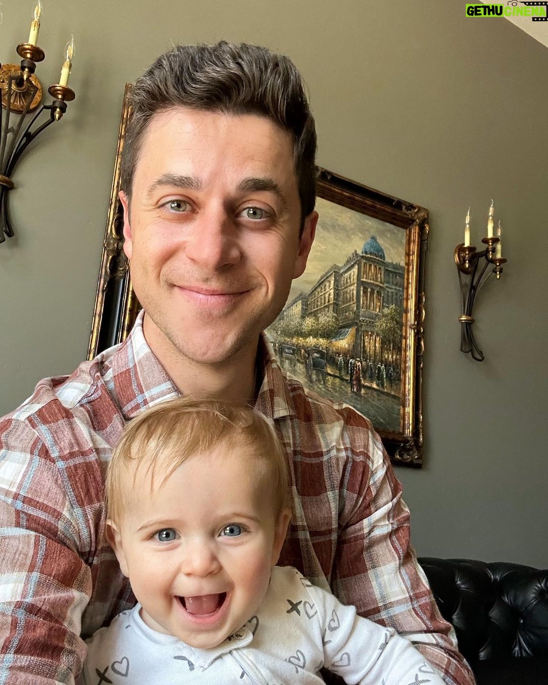 David Henrie Instagram - When I think about the state of the entertainment business, there is a lot not to smile about… I’ve been in the industry 25 years, and a #sag member since 1999…. I can’t remember a time this tough… but then I remember what’s really important, my family, and I find that smile again. Praying for everyone involved with these strikes and the impact it’ll have on all the businesses that depend on the entertainment industry 🙏💪. Until then I’ll be focusing on what matters like this little dumpling. I hope she grows up to know the magic of the cinematic experience (in a movie theater) as I did growing up. I hope we can get through this quickly and that the state of the business begins to thrive once again. #sagstrike #wgastrike