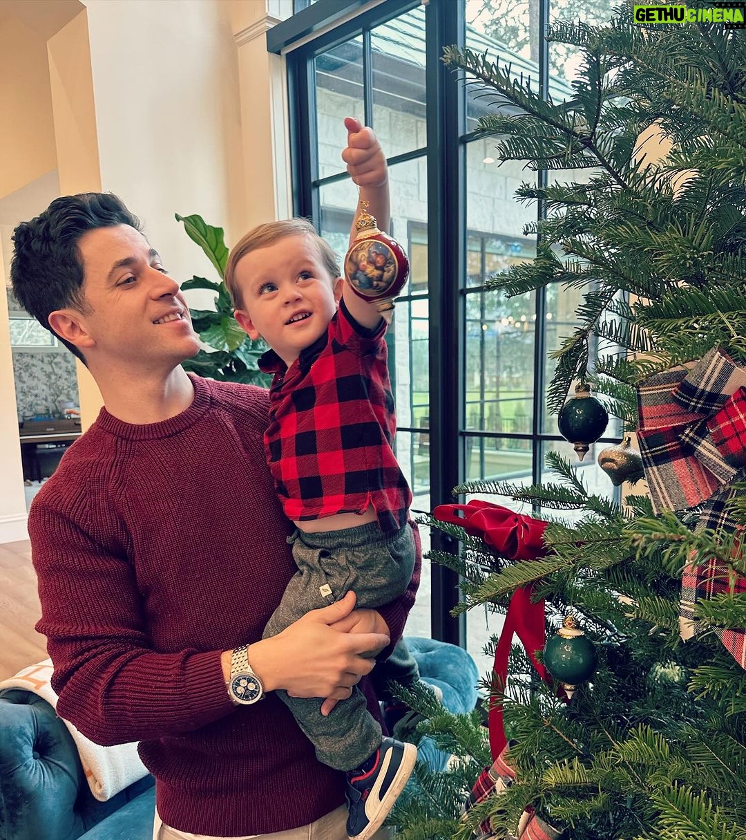 David Henrie Instagram - What are you Christmas traditions? One we do every year is ‘virtue ornaments’. The tree starts barren, and whenever the kids perform acts of virtue they’re rewarded with an ornament to put up on the tree! I want to hear your favorites below! . . . . . #Christmas #ChristmasTraditions #MerryChristmas #HappyHolidays #Traditions #Dad #DadLife