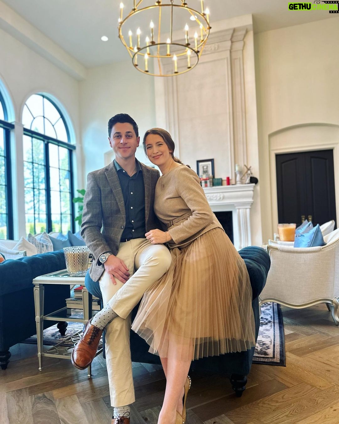 David Henrie Instagram - Happy and blessed Thanksgiving from the Henries! We’re so grateful to have you all in our lives and look forward to many more years together! Next year is gonna be a magical one. I really appreciate everyone spreading the news and donating to my cause of bringing 200 kids gifts this Christmas who wouldn’t otherwise get one! @crosscatholic and I are headed to the Dominican Republic soon to deliver them!
