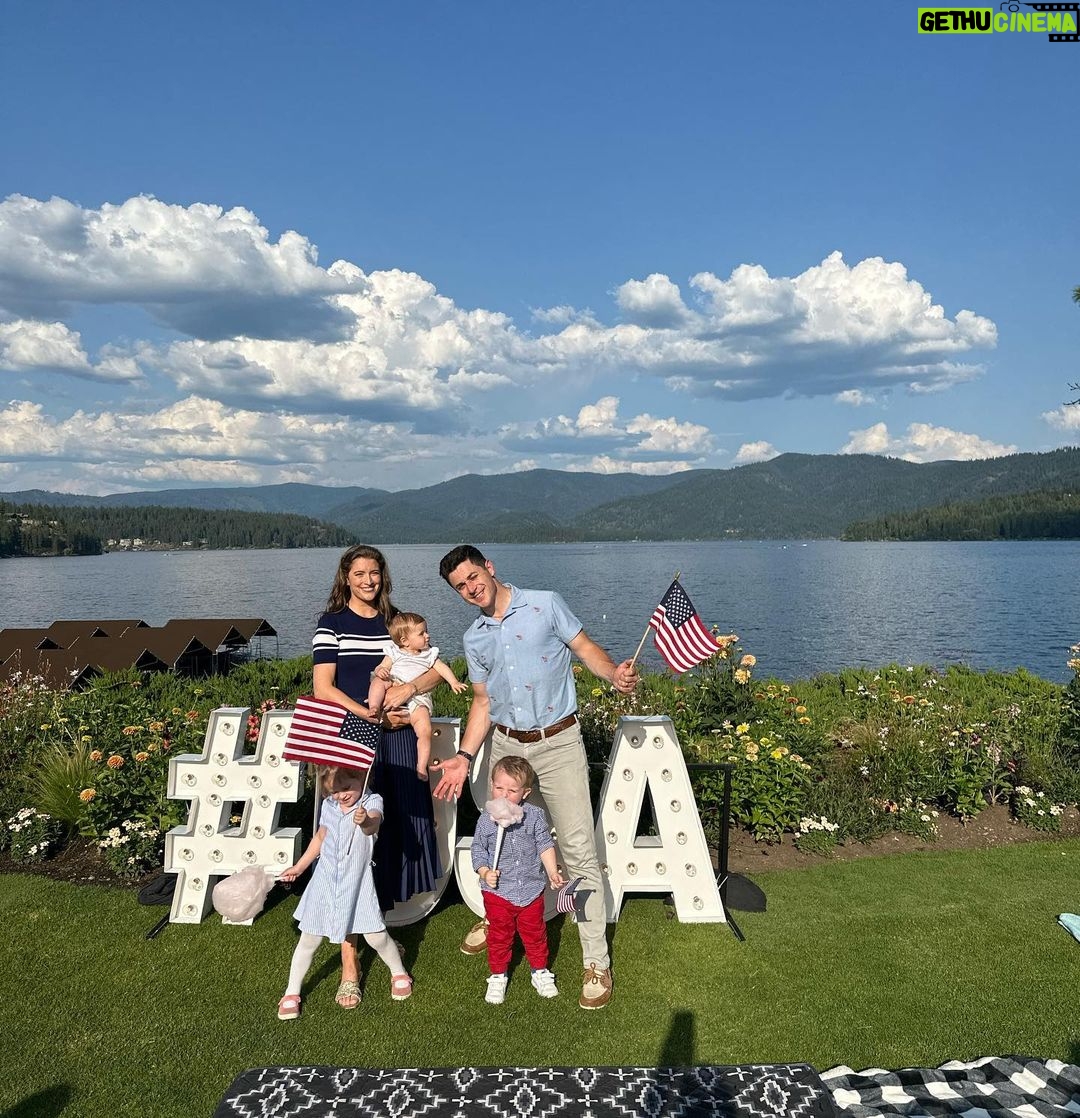 David Henrie Instagram - Happy and blessed 4th! Incredibly blessed to grow up in this country where my family is able to thrive. If you’re looking for something to do, go see @soundoffreedommovie. #2millionfor2million you won’t regret it. One of the most important issues on earth. Photo credit @thomas_hall