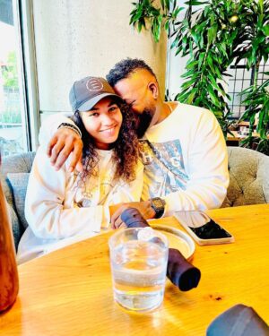 David Ortiz Instagram - 22 year to go l had the blessing of the birth of this child that today l’m very proud to be her dad, baby happy birthday daddy love you so much @official_v3da