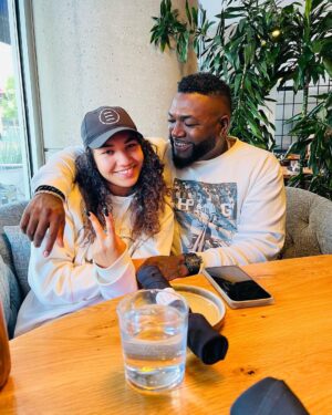 David Ortiz Instagram - 22 year to go l had the blessing of the birth of this child that today l’m very proud to be her dad, baby happy birthday daddy love you so much @official_v3da