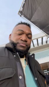 David Ortiz Instagram - Message from my boy @kevinhart4real to all Dominican all around the world…. in Spanish 😂😂😂😂