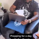 David Ortiz Instagram - A day in the life… October is a crazy month for me, I’m in the studio, I’m traveling, and working remotely has become my new normal… My Dell Latitude 9430 is the perfect laptop for me 💻 It is the world’s smallest 14” 16:10 business PC. Dell did the impossible with the design 🔥 It has a big screen but it’s small enough to travel with big Papi! @dell #delllatitude #dellinsidecircle #corporate #workfromhome #wfh #ad