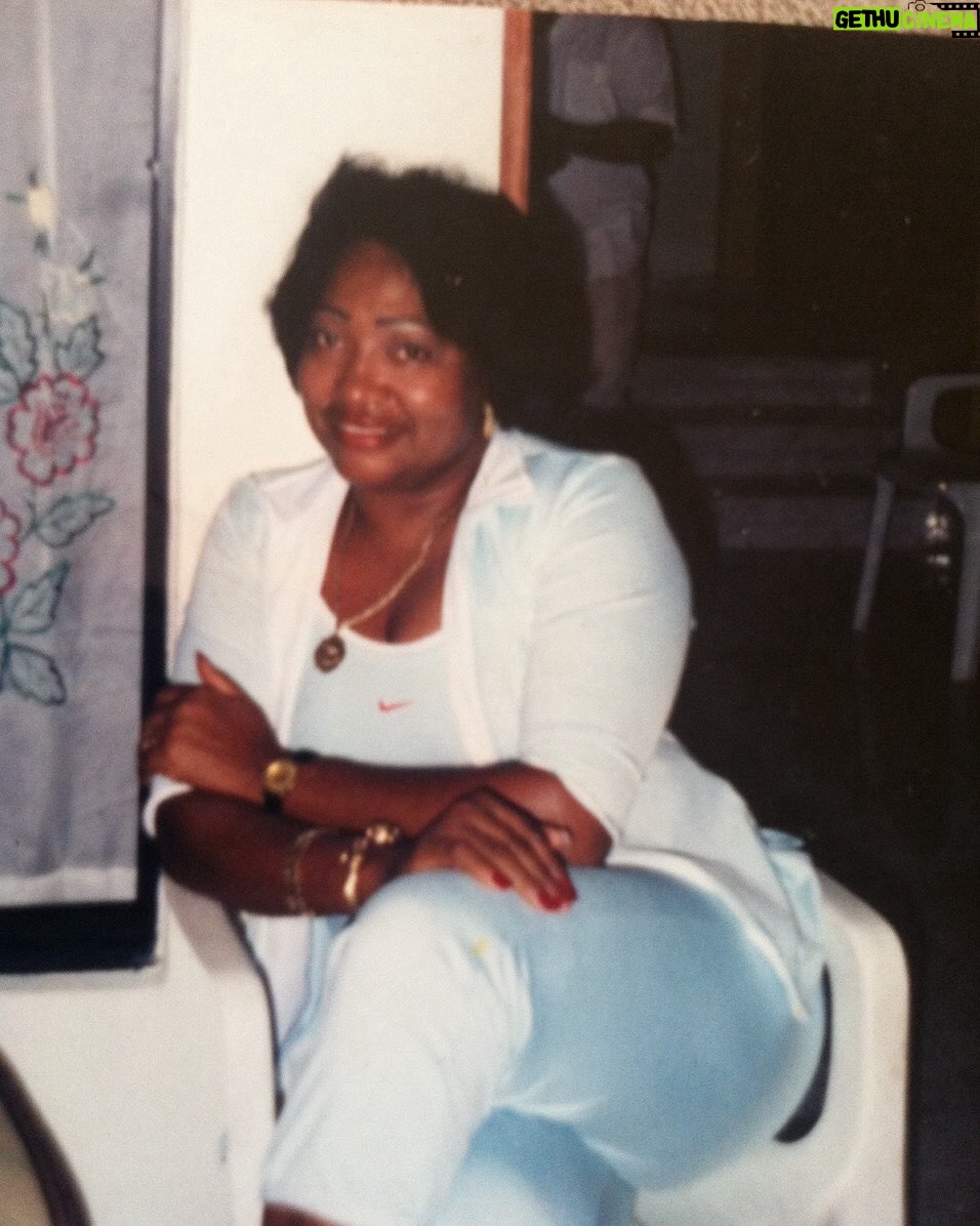 David Ortiz Instagram - Happy domican Mother’s Day to all the beautiful mom out there big papi love all of you …. You guys are the greatest l miss you mom❤️❤️❤️❤️❤️❤️❤️❤️❤️❤️❤️❤️. Feliz día de las madres dominicanas a todas esas madres hermosas le deseo muchas bendiciones ustedes se lo merecen todo por que son lo mejor que Dios ha creado muchas bendiciones ❤️❤️❤️❤️❤️❤️❤️